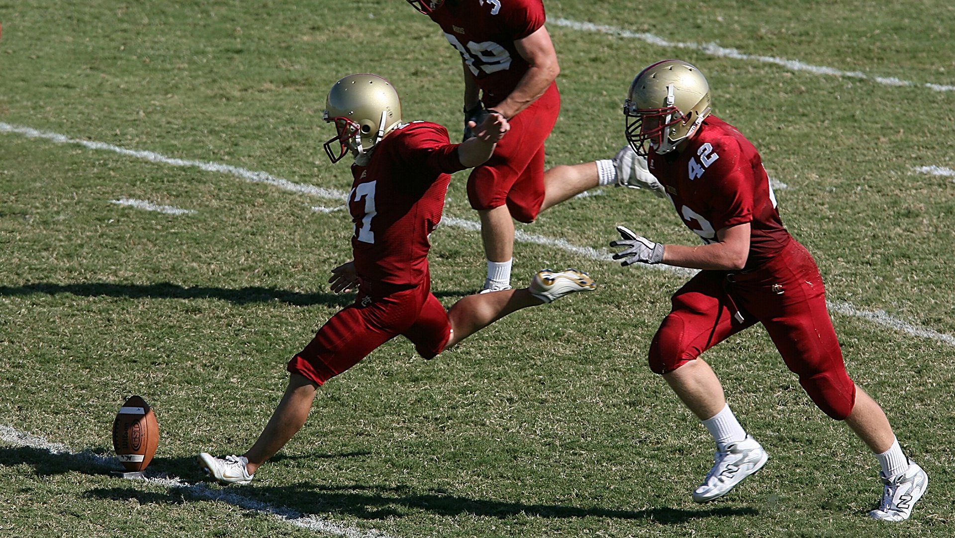 坎特一夫当关主宰比赛走向，马德里竞技硬仗险胜日本球队