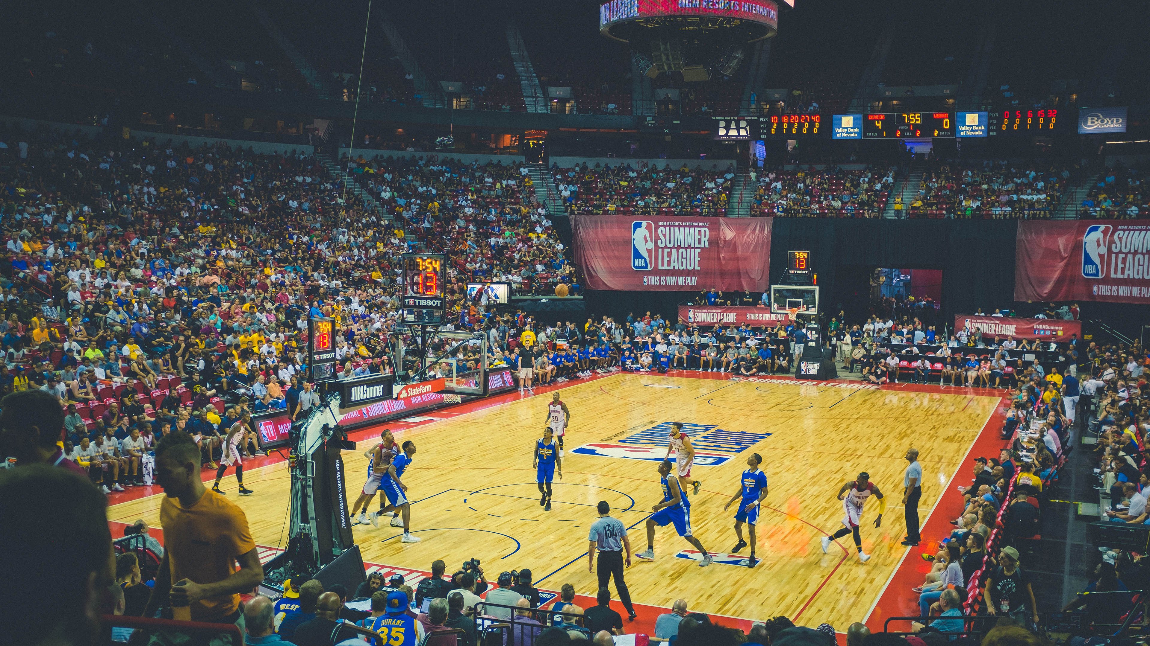 马刺稳稳拿下独行侠，塔图姆在世界排名争夺战接管比赛