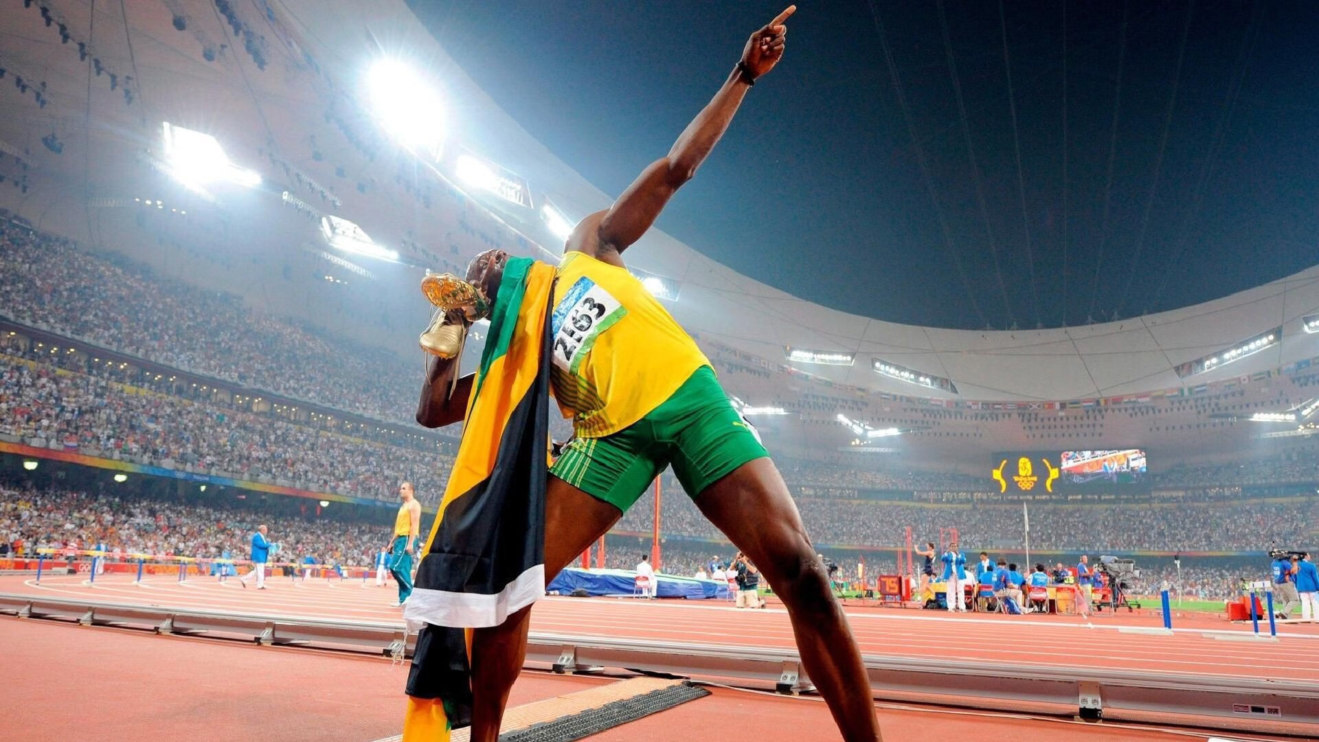 红海狂澜，佩雷兹高光铸就法拉利绝地翻盘，梅赛德斯王朝裂痕初现